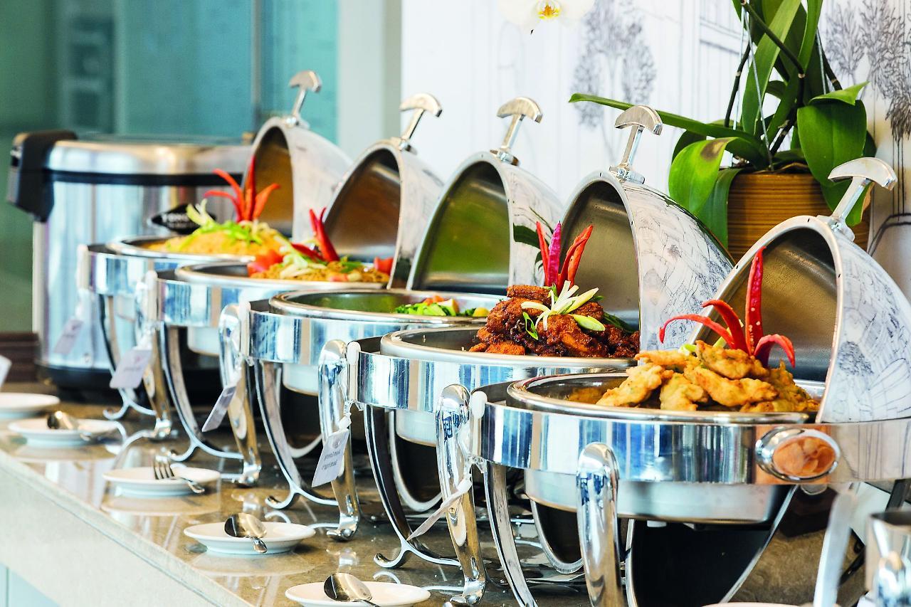 Amaris Hotel Darmo Surabaya Esterno foto