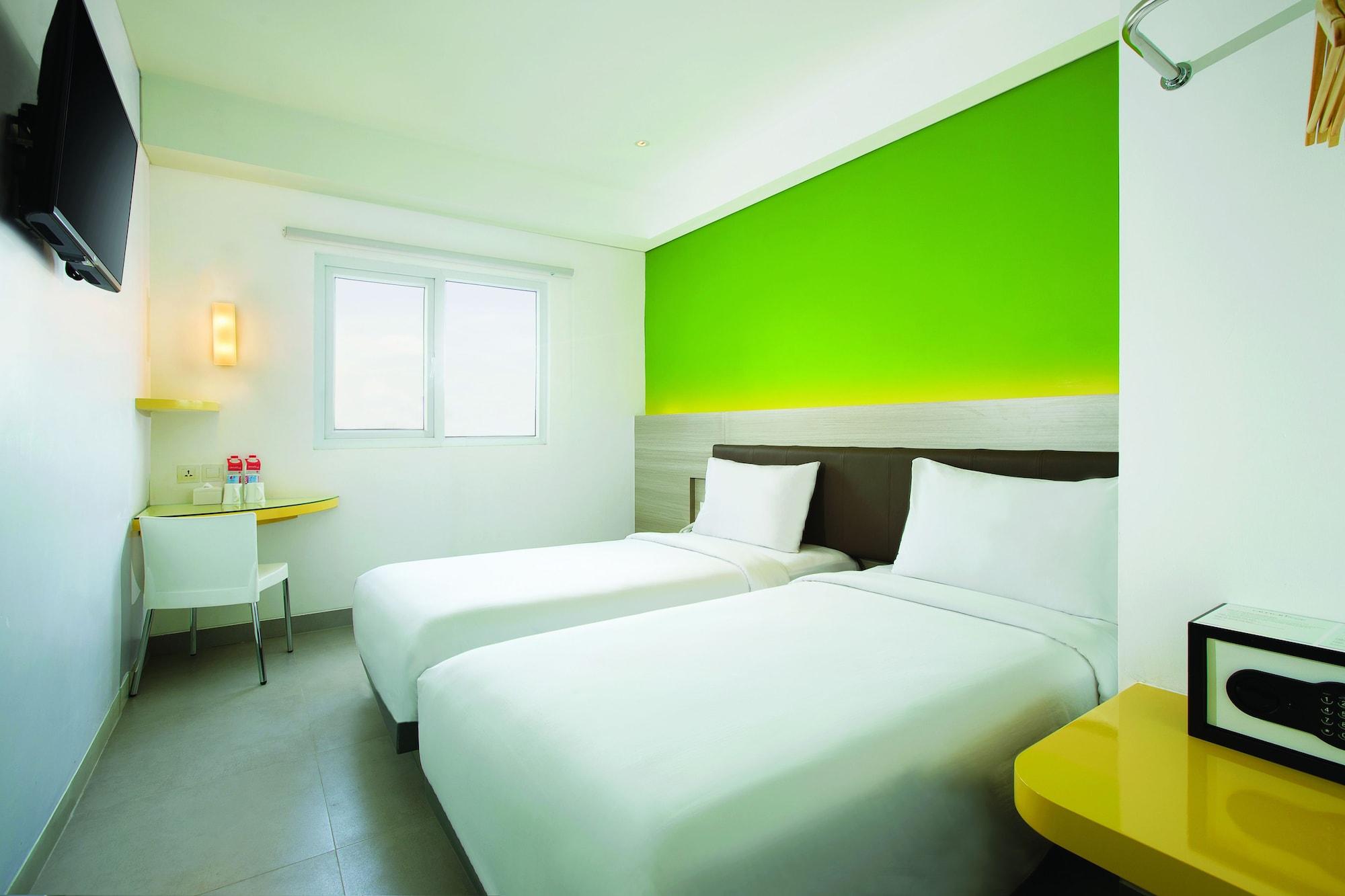 Amaris Hotel Darmo Surabaya Esterno foto